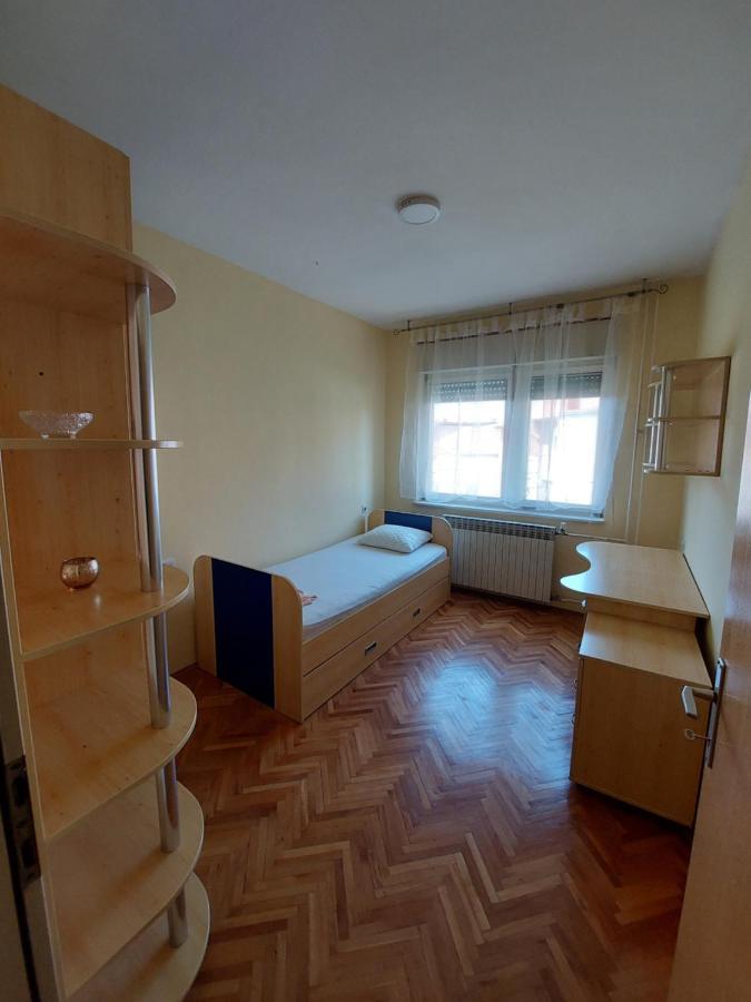 Hills Apartment Ni Exteriér fotografie