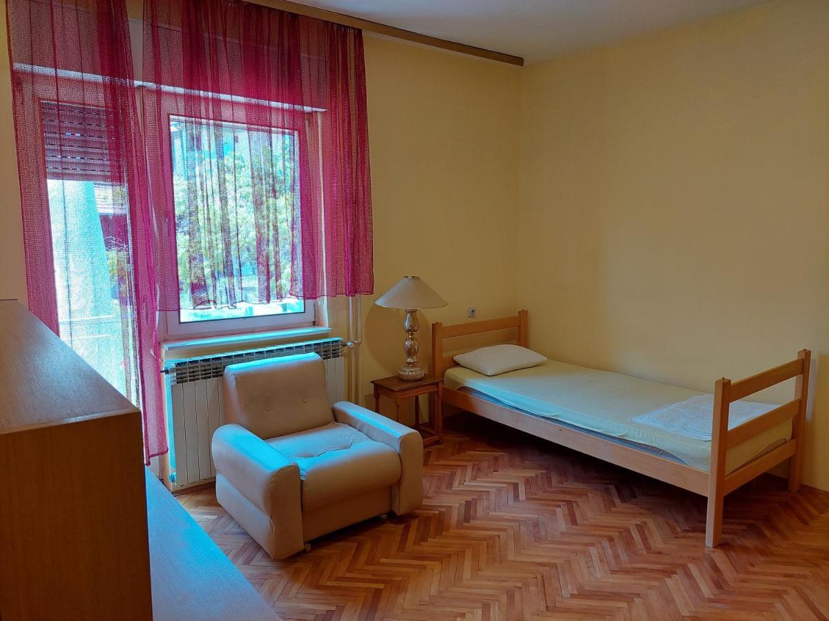 Hills Apartment Ni Exteriér fotografie
