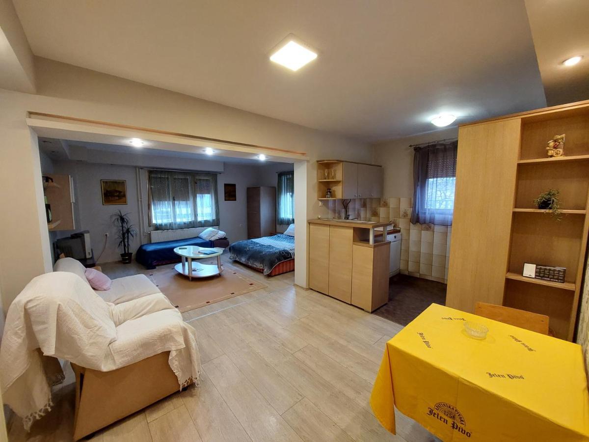 Hills Apartment Ni Exteriér fotografie